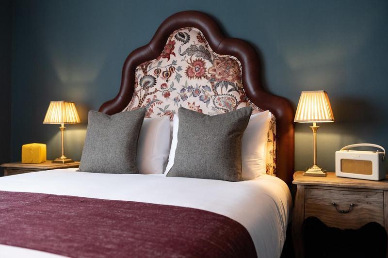 The Bear Hotell Bath Exteriör bild
