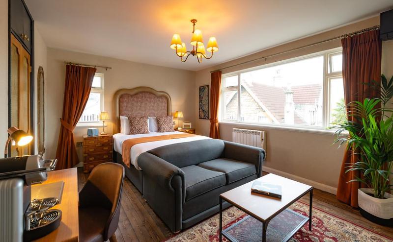 The Bear Hotell Bath Exteriör bild
