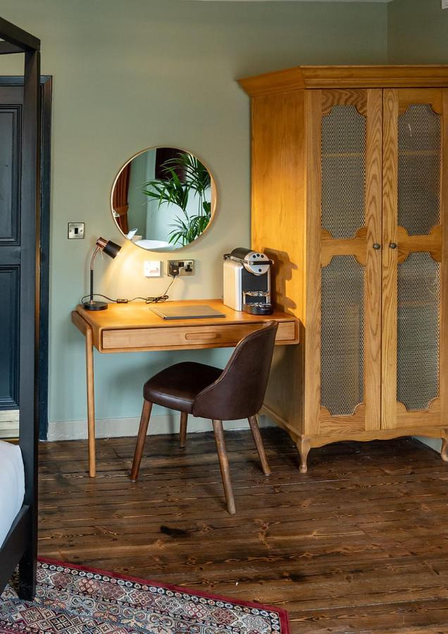 The Bear Hotell Bath Exteriör bild
