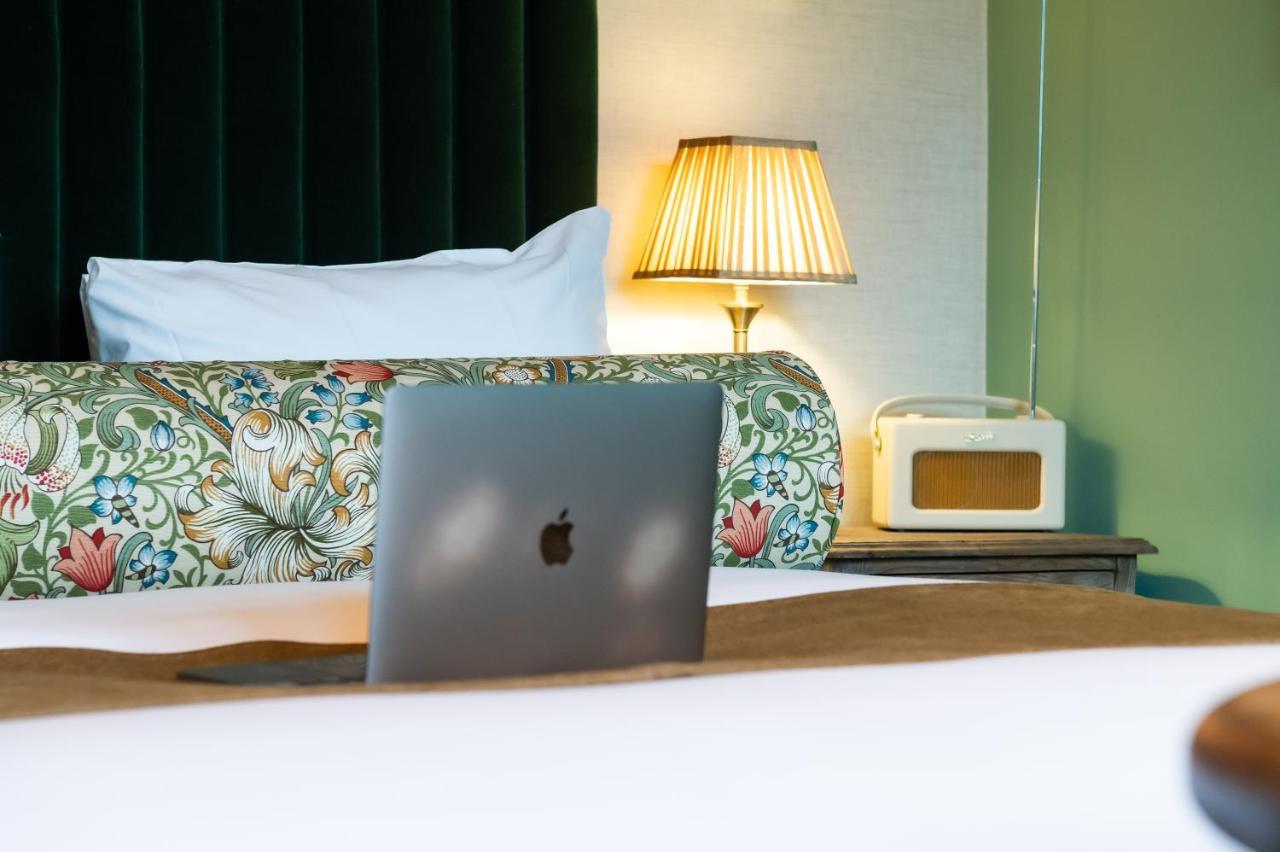 The Bear Hotell Bath Exteriör bild