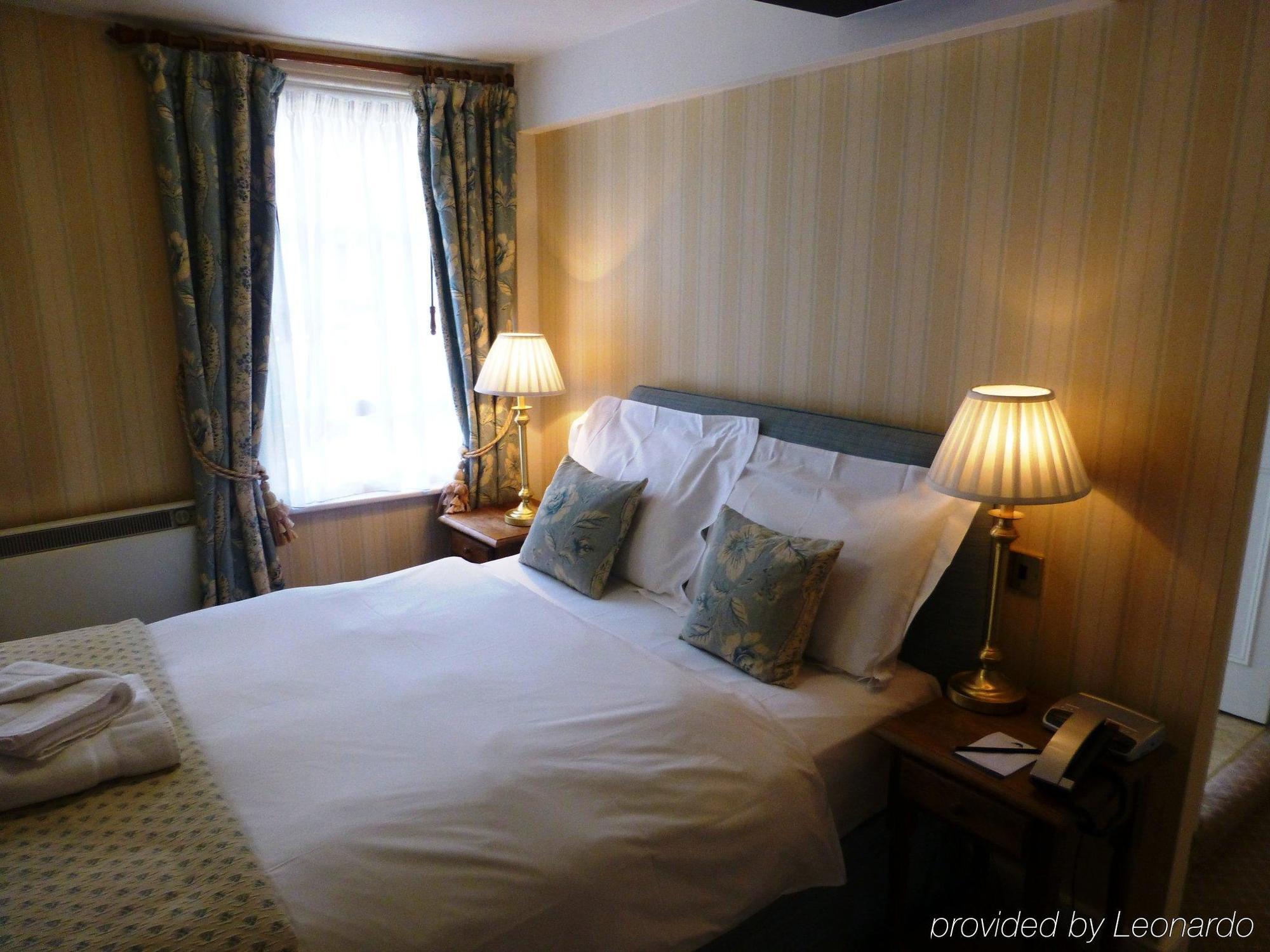 The Bear Hotell Bath Exteriör bild