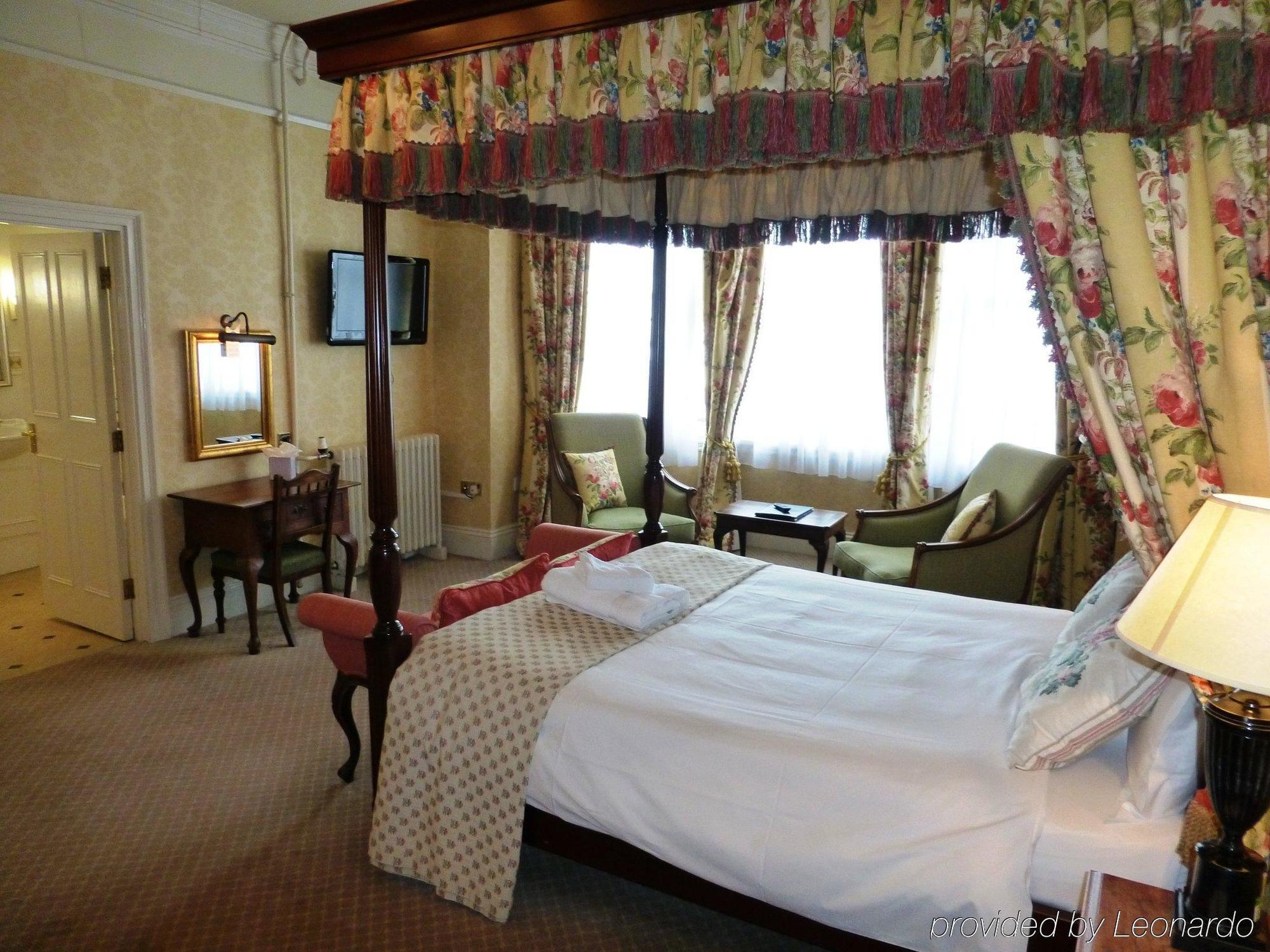 The Bear Hotell Bath Exteriör bild